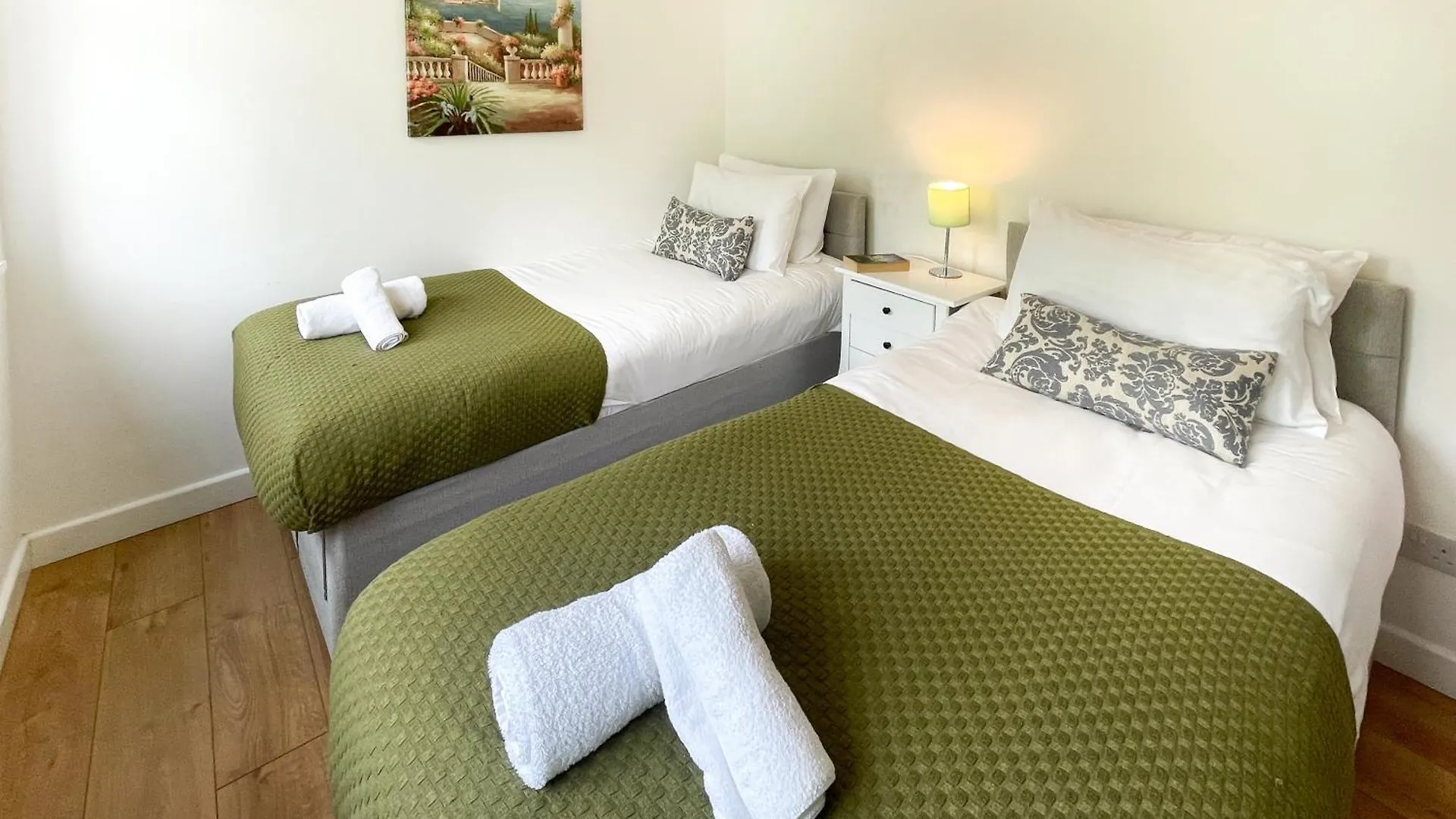 Luxury 4 Bed City House - 1 Min From River - Parking - Sleeps 10 Cambridge